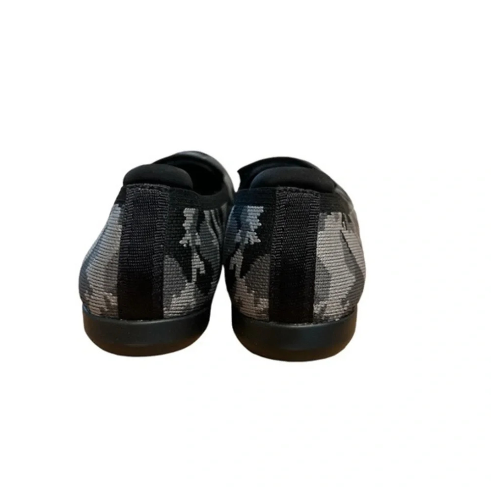 Clarks Cloudsteppers Carly Dream Black Camo Women's Slip On Loafers Sz 7 M NEW‎